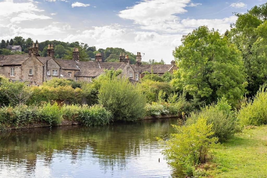 The Artists Loft - A Superb Cottage Sensitively Converted From A Grade II Listed 17Th Century Building ベイクウェル エクステリア 写真