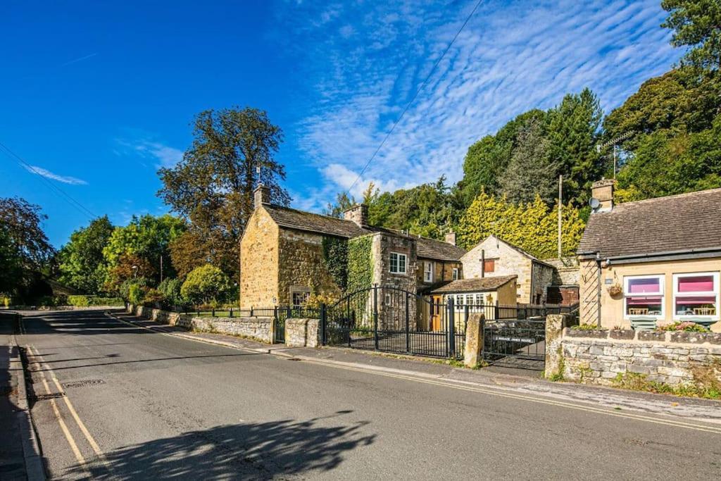 The Artists Loft - A Superb Cottage Sensitively Converted From A Grade II Listed 17Th Century Building ベイクウェル エクステリア 写真