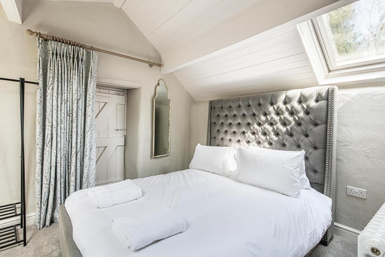 The Artists Loft - A Superb Cottage Sensitively Converted From A Grade II Listed 17Th Century Building ベイクウェル エクステリア 写真